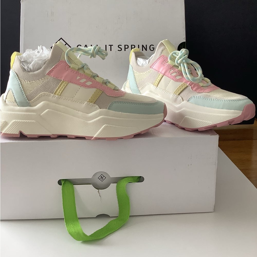 Call it Spring Women’s ALEXIIS Pastel Colorful Sneakers Vacation Comfy Sz.6 NEW
